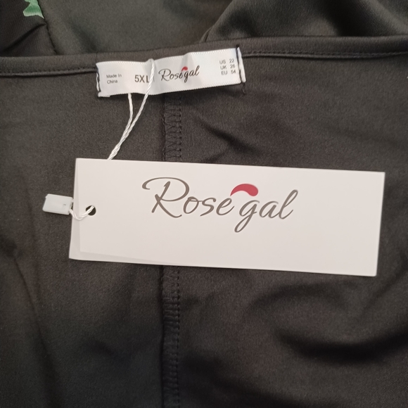 Rosegal Black Short Sleeved Cold Shoulder Floral Dress Size 5XL - Picture 8 of 9